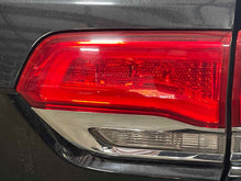 Load image into Gallery viewer, TAIL LIGHT LAMP ASSEMBLY Grand Cherokee 15 16 17 18 19 20 Right - NW573326
