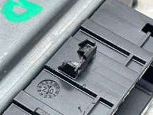 Load image into Gallery viewer, Inverter Cadillac XT5 2021 - NW578446
