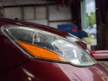 Load image into Gallery viewer, HEADLIGHT LAMP ASSEMBLY Toyota Sienna 06 07 08 09 10 Right - NW341834
