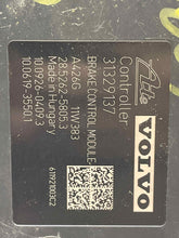 Load image into Gallery viewer, ABS PUMP Volvo V70 S70 C70 850 1996 96 1997 97 1998 98 - NW586529
