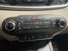 Load image into Gallery viewer, Temperature Controls Kia Sorento 2016 - NW575867
