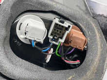 Load image into Gallery viewer, TAIL LIGHT LAMP ASSEMBLY Volvo S60 XC60 12 13 14 15 16 17 Left - NW576033
