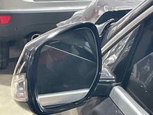 Load image into Gallery viewer, Side View Door Mirror  INFINITI QX30 2017 - NW575835
