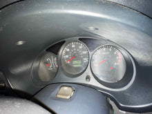 Load image into Gallery viewer, SPEEDOMETER CLUSTER Subaru Forester 2004 04 Auto - NW577150
