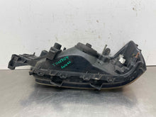 Load image into Gallery viewer, HEADLIGHT LAMP ASSEMBLY Subaru Forester 2003 03 2004 04 Right - NW577227

