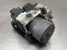 Load image into Gallery viewer, ABS PUMP Forester 2003 03 2004 04 Auto - NW576767
