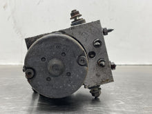 Load image into Gallery viewer, ABS PUMP Forester 2003 03 2004 04 Auto - NW576767
