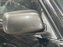 Load image into Gallery viewer, SIDE VIEW MIRROR Subaru Forester 2003 03 04 05 Right - NW577186
