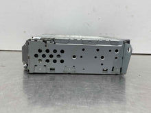 Load image into Gallery viewer, Radio Toyota Prius 2001 01 2002 02 2003 03 - NW474395
