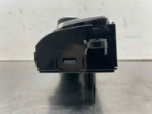 Load image into Gallery viewer, Temperature Controls Isuzu Optima 2020 - NW578801

