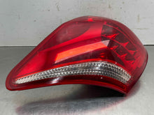 Load image into Gallery viewer, TAIL LIGHT LAMP ASSEMBLY Rav4 2006 06 2007 07 2008 08 Right - NW579591
