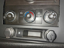 Load image into Gallery viewer, REAR TEMPERATURE CONTROLS Silverado 1500 Pickup Silverado 2500 10-11 - NW579253

