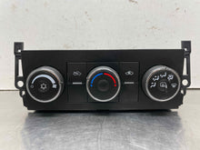 Load image into Gallery viewer, REAR TEMPERATURE CONTROLS Silverado 1500 Pickup Silverado 2500 10-11 - NW579253
