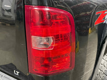 Load image into Gallery viewer, [INVENTORYCAR_YEAR_MAKE_MODEL] TAIL LIGHT LAMP ASSEMBLY Right - NW579300
