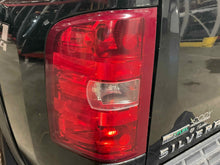 Load image into Gallery viewer, [INVENTORYCAR_YEAR_MAKE_MODEL] TAIL LIGHT LAMP ASSEMBLY Left - NW579166
