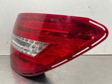 Load image into Gallery viewer, TAIL LIGHT LAMP ASSEMBLY C250 C300 C350 C63 12 13 14 15 Right - NW579303

