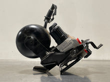 Load image into Gallery viewer, AIR RIDE COMPRESSOR E350 E550 CLS500 CLS55 CLS550 CLS63 E280 00-11 - NW492187
