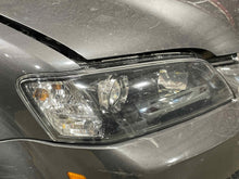 Load image into Gallery viewer, HEADLIGHT LAMP ASSEMBLY Pontiac G8 2009 09 Right - NW581982

