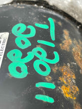 Load image into Gallery viewer, [INVENTORYCAR_YEAR_MAKE_MODEL] STARTER MOTOR - NW581913
