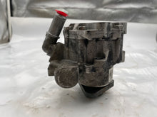 Load image into Gallery viewer, POWER STEERING PUMP F-Type Vanden Pl XF XFR XJ XJL XJR XK XKR 10-15 - NW163563

