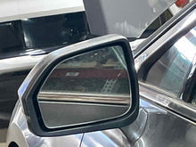 Load image into Gallery viewer, Side View Door Mirror Lincoln MKZ 2015 - NW582829
