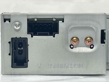 Load image into Gallery viewer, CD PLAYER Audi A8 S6 A6 2003 03 2004 04 2005 05 06 - 09 - NW136052
