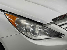Load image into Gallery viewer, HEADLIGHT LAMP ASSEMBLY Hyundai Sonata 11 12 13 14 Right - NW583864
