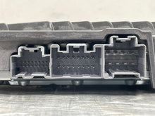 Load image into Gallery viewer, RADIO AMPLIFIER Cadillac SRX 2013 13 2014 14 - NW584391
