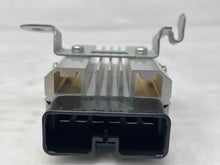 Load image into Gallery viewer, FUEL PUMP CONTROL MODULE COMPUTER Subaru Tribeca 2006-2014 - NW37948
