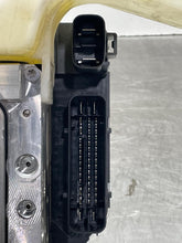 Load image into Gallery viewer, ABS Pump  CORSAIR 2022 - NW585741
