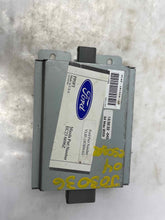 Load image into Gallery viewer, Radio Ford Escape 2004 - NW134773
