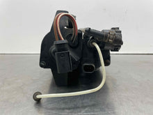 Load image into Gallery viewer, AIR RIDE COMPRESSOR E350 E550 CLS500 CLS55 CLS550 CLS63 E280 00-11 - NW586767

