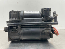 Load image into Gallery viewer, AIR RIDE COMPRESSOR E350 E550 CLS500 CLS55 CLS550 CLS63 E280 00-11 - NW586767
