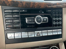 Load image into Gallery viewer, RADIO Mercedes-Benz CLS550 CLS63 2012 12 - NW587017
