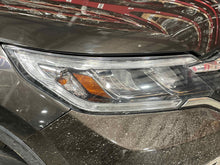 Load image into Gallery viewer, HEADLIGHT LAMP ASSEMBLY Honda CR-V 2015 15 2016 16 Right - NW589896
