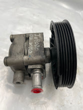 Load image into Gallery viewer, POWER STEERING PUMP Volvo S40 V40 2000 00 01 02 03 04 - NW164225
