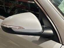 Load image into Gallery viewer, Side View Door Mirror Hyundai Elantra 2018 - NW592604
