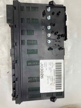 Load image into Gallery viewer, FUSE BOX Range Rover 2003 03 2004 04 2005 05 2006 06 - NW65848
