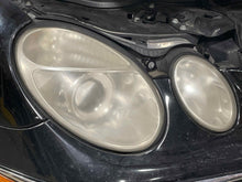 Load image into Gallery viewer, HEADLIGHT LAMP ASSEMBLY E320 E350 E500 E55 03 04 05 06 Right - NW594032
