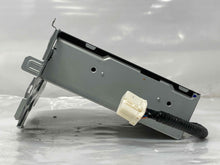 Load image into Gallery viewer, Radio Honda Fit 2009 09 2010 10 AM FM CD MP3 - NW137707
