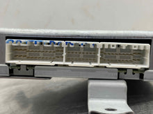 Load image into Gallery viewer, TEMPERATURE CONTROL COMPUTER Vanden Pl XJ8 XJ8L XJR 04 05 - NW33087
