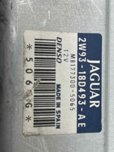 Load image into Gallery viewer, TEMPERATURE CONTROL COMPUTER Vanden Pl XJ8 XJ8L XJR 04 05 - NW33087
