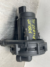 Load image into Gallery viewer, AIR INJECTION PUMP SMOG Volkswagen Golf Beetle Jetta 1998 98 1999 99 00 01 - NW8287
