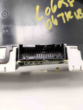 Load image into Gallery viewer, SPEEDOMETER CLUSTER Mazda Tribute 2005 05 2006 06 - NW160950
