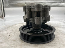 Load image into Gallery viewer, Power Steering Pump  TOWN &amp; COUNTRY 2008 - NW162940
