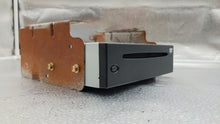 Load image into Gallery viewer, Info-Gps Screen Lincoln Navigator 2003 - NW104575
