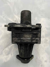 Load image into Gallery viewer, POWER STEERING PUMP BMW 318I 1991 1992 - NW163065
