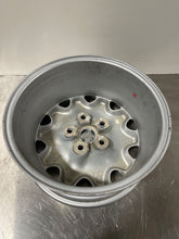Load image into Gallery viewer, WHEEL Jaguar Xj8 98 99 16" Alloy 10 Triangle Slots - NW199542

