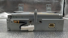 Load image into Gallery viewer, RADIO Toyota Avalon 2005 05 2006 06 2007 07 - NW139841
