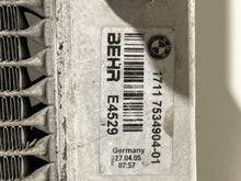 Load image into Gallery viewer, RADIATOR BMW 750i 760i 2006 06 2007 07 2008 08 - NW132033
